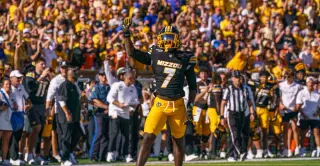 Mizzou’s 45-17 Upset Exposes Florida’s Defensive Gaps in SEC Title Race