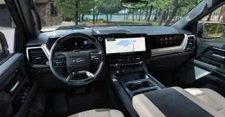 GM’s trucks get CarPlay in a PiP split screen with bigger displays