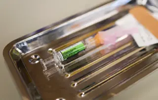 Illinois rolls out its own fall vaccine guidance amid federal uncertainty