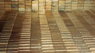 Trump Urges Reassessment of Fort Knox Gold Reserves