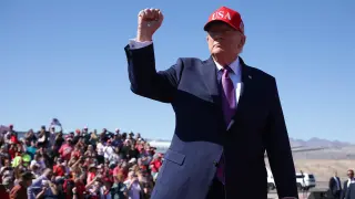 Midterm 2026: Democrats Lead House Race Amid Economic Anxiety and Strategic Divisions