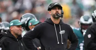 Eagles Collapse in Second Half, Losing 24-20 to Rams Despite 10-Point Lead