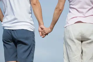 Donor-Conceived Couple Finds They’re Not Related and Fights for Access to Genetic Origins