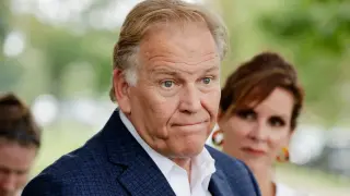 Michigan GOP Nominee Rogers Defies Trump on Canada Tariffs Amid Midterm Pressure