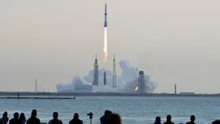 New Glenn Flight Leaves AST’s BlueBird in Too-Low Orbit