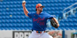 Cubs Chase Holmes Amid Injury-Timed Deadline Countdown
