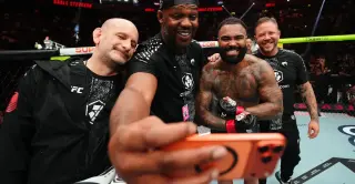 Jon Jones Keeps MMA Door Open, Dismisses Usyk Boxing Clash