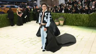 Hudson Williams Stuns at Met Gala in Open Balenciaga Ensemble and Bold Makeup