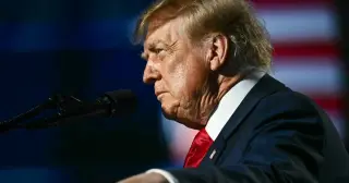 Trump rebrands D.C. arch as military drone hub amid legal and safety disputes