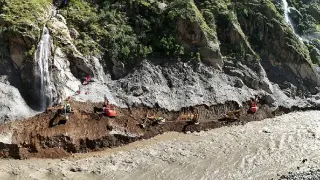 Glacier Collapse Triggers High-Speed Debris Flow at Gyirong Port, Straining Rescue Efforts