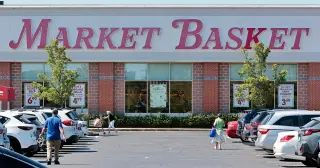 Market Basket taps longtime exec as president after court backs firing of former CEO