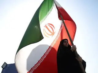 US-Iran Escalation Deepens as Strikes Hit Iran and Gulf Bases, Hormuz Strait Closes