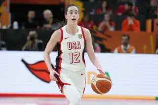 Clark boosts U.S. past China in World Cup opener