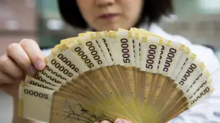 Chip bonuses push inflation alert in South Korea