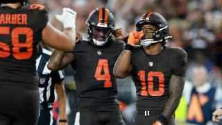 Browns Beat Steelers 27-24 to Lead AFC North as Watson Returns to Form
