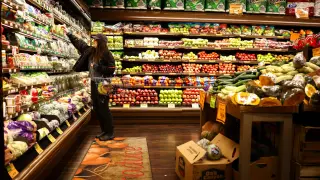 US Consumer Confidence Hits 2014 Low as Fuel Costs and Iran War Drive Pessimism