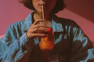 A Daily Glass of Juice May Boost Mood While Meeting 5-a-Day