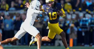 Michigan's Halftime QB Switch to Carr Sparks 21-18 Win Over Penn State
