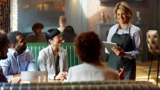 Tip Dynamics: Mel Robbins on Who Really Influences the Table's Tip