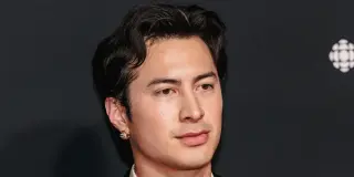 Hudson Williams Defends Privacy in Paris Autograph Encounter