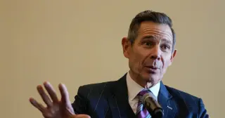 Curtis warns Iran war echoes Vietnam, calls for congressional authorization