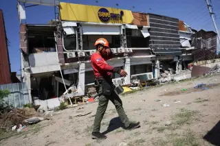 Scenes of quake aftermath unfold in southern Philippines