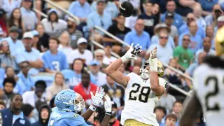 Notre Dame Overcomes Clunky Performance to Defeat North Carolina 37-26