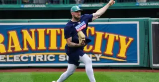 Sox Injury Updates: Rafaela Day-to-Day, Houck on Rehab, Crochet to Bullpen