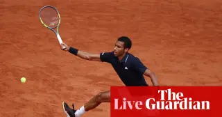 Shnaider shocks Sabalenka as Cobolli-Harried AA lead in wind-swept French Open quarters