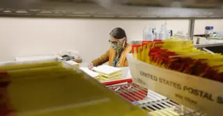 Whistleblower warns USPS mail‑in ballot overhaul could disrupt midterms