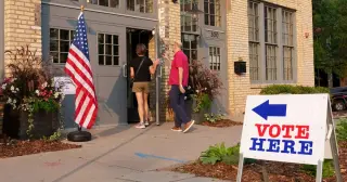 Midterm Battleground Expands: Kansas and Minnesota Races Tighten as Polls Show Surprising Closeness