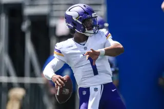 Murray's Vikings Debut Tests Packers in Week 1 Showdown