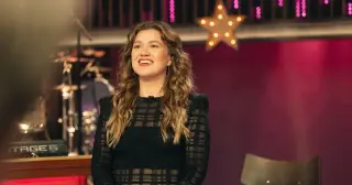 Kelly Clarkson and Brooklyn Shop Trade Accusations Over 'Pretty Woman' Incident