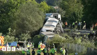 Lewes-area train derailment disrupts Sussex rail services; no serious injuries reported