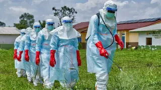 US imposes targeted Ebola screening as travel bans spark containment debate
