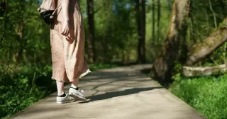 UK Study: Longer Walks Beat Short Bursts for Heart Health