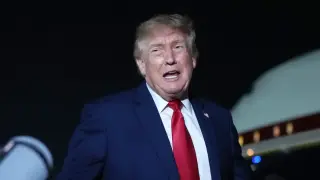 Trump's Blurry Take on AI Regulation Triggers Online Mockery