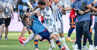 Gavi urges restraint after post-final clash with Paredes