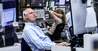 Fed Pause Triggers Broad Market Selloff as AI Stocks Slump