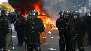 Macron secures Gulf fuel deals as France battles riots and fiscal crisis