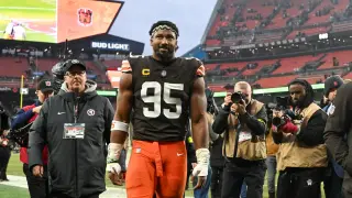Browns trade Garrett to Rams for Verse, 2027 pick in opportunistic move