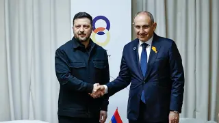 Armenia shifts toward Europe as Zelenskyy visits amid EU summit