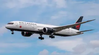 Former Air Canada Captain Charged Over 17-Year License Gap
