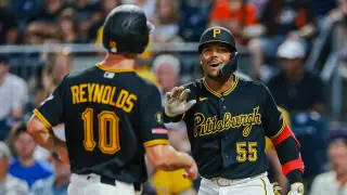 Pirates Rally in Wild 13-12 Victory Over Giants