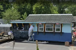 Massachusetts Ice Cream Shop Raising $5,000 After Viral Defense of Teen Staff