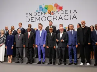 Latin Leaders Back Cuba's Sovereignty and Expand Aid Amid U.S. Pressure