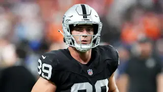 Bowers’ knee trim rattles Raiders’ Week 1 fantasy plans