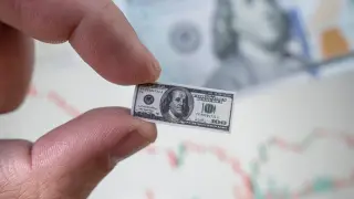 Inflation still outpaces wages, squeezing paychecks as energy costs bite