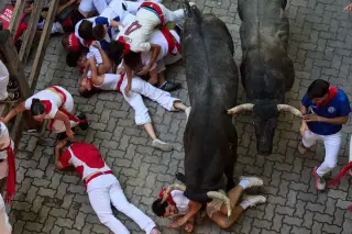 Goring incident mars San Fermín bull run in Pamplona