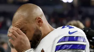 Prescott clashes with stadium worker after Cowboys' 24-16 loss to Buccaneers
